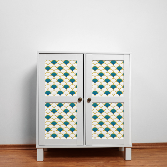 Sonia Meer on a Wardrobe
